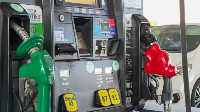 Está previsto que dos refinerías cierren en California: Phillips 66 en el área de Los Ángeles y Valero en Benicia en abril de 2026.